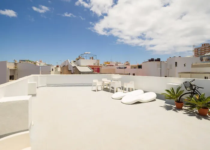 Bernardo De La Torre 1B - By Singular Holidays